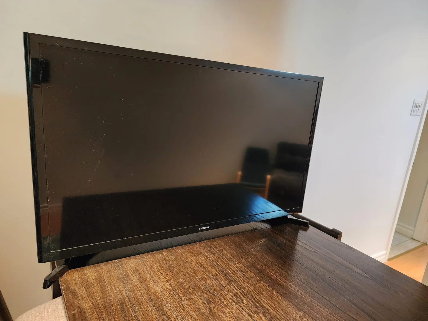 Samsung 32''' Flat Screen TV