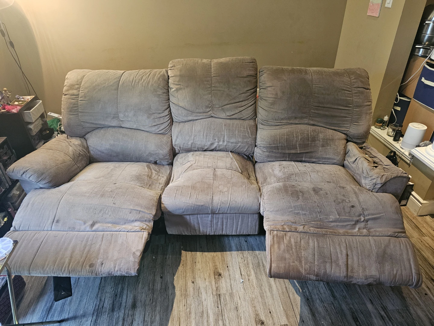 Free 3 seat Recliner - photo 2