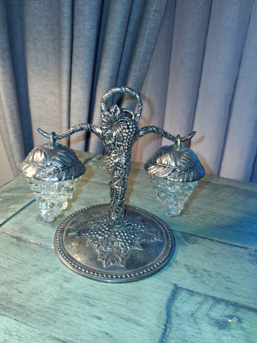 Vintage hanging grape clusters - photo 2