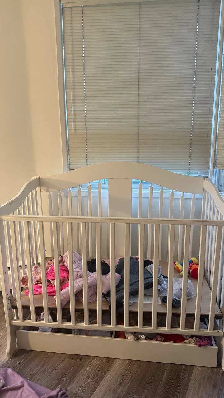 White Crib with Drawer - photo 2