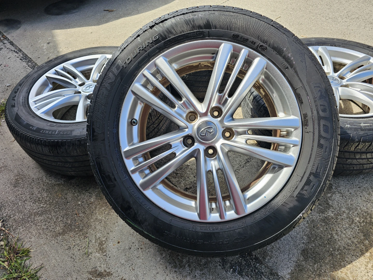 INFINITI G37 O.E.M RIMS AND ALL SEASON TIRES 225/55 R17 - photo 5