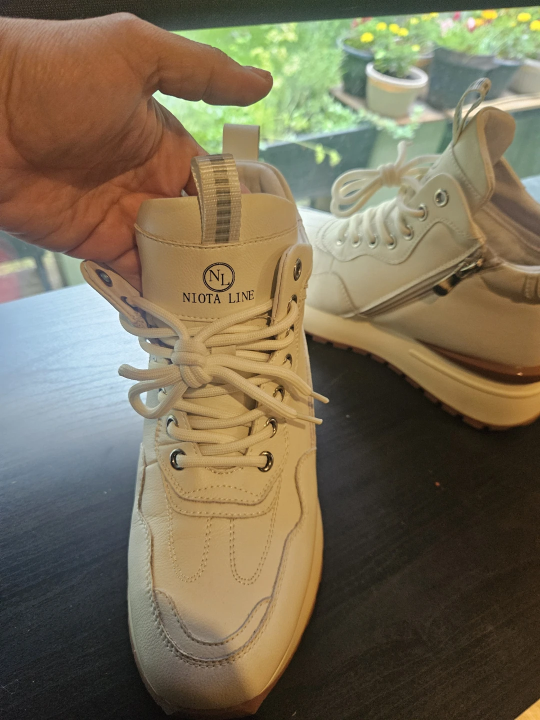 NIOTA LINE Cream Leather Lace-Up Fashion Sneakers