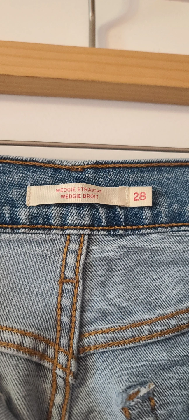 Levi's Wedgie Straight Jeans - Size 28 - photo 4