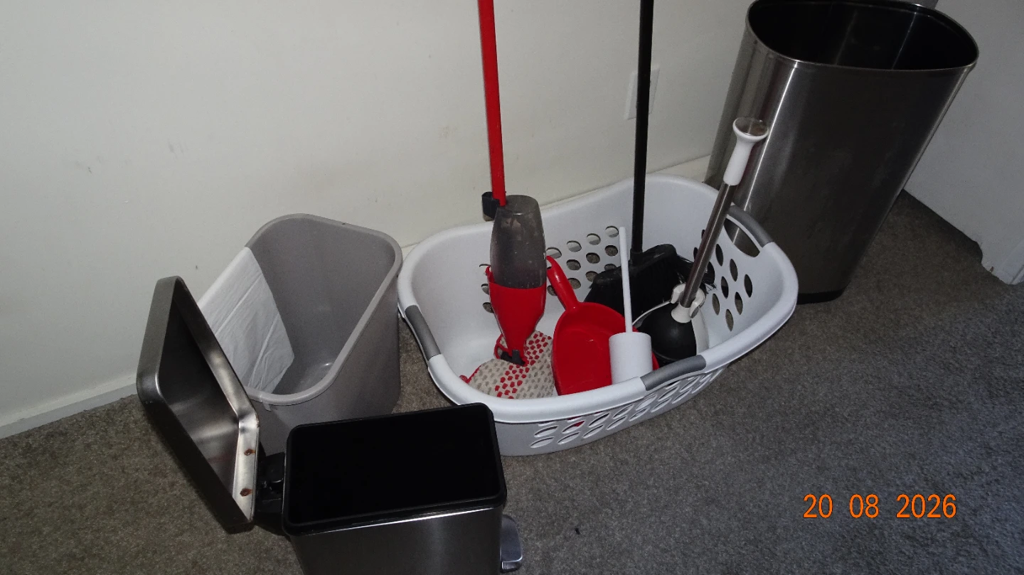 Vileda Spray Mop and Cleaning Tools