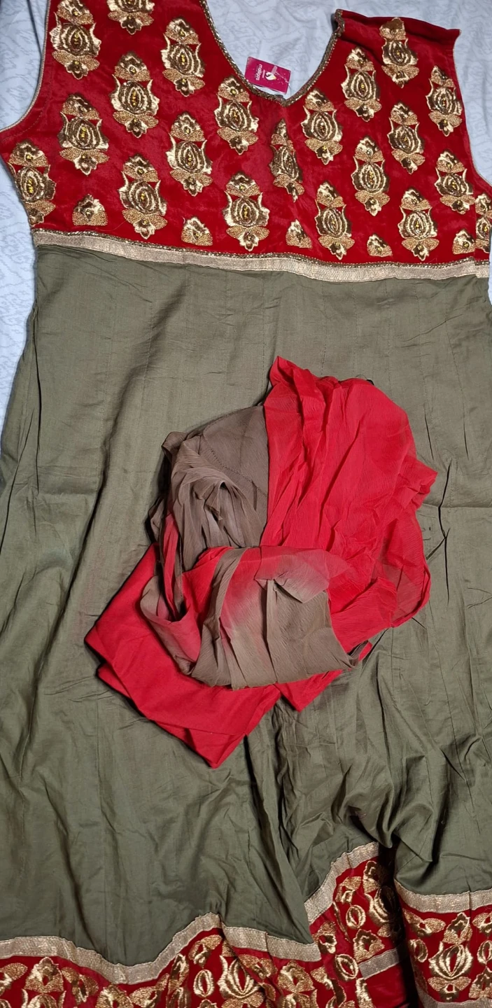 Embroidered Red and Olive Green Indian Wear XXL - photo 2