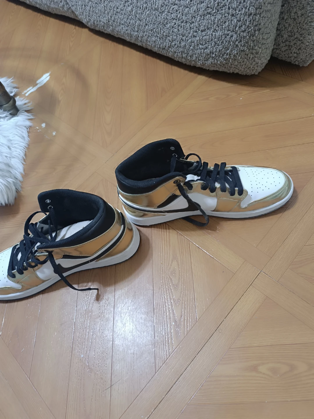 Air Jordan 1 Mid SE White Metallic Gold Black Men's Shoes - photo 2