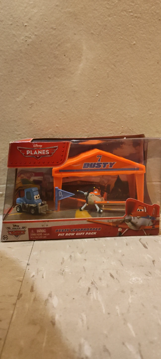 Disney Planes Dusty Crophopper Pit Row Gift Pack - photo 2