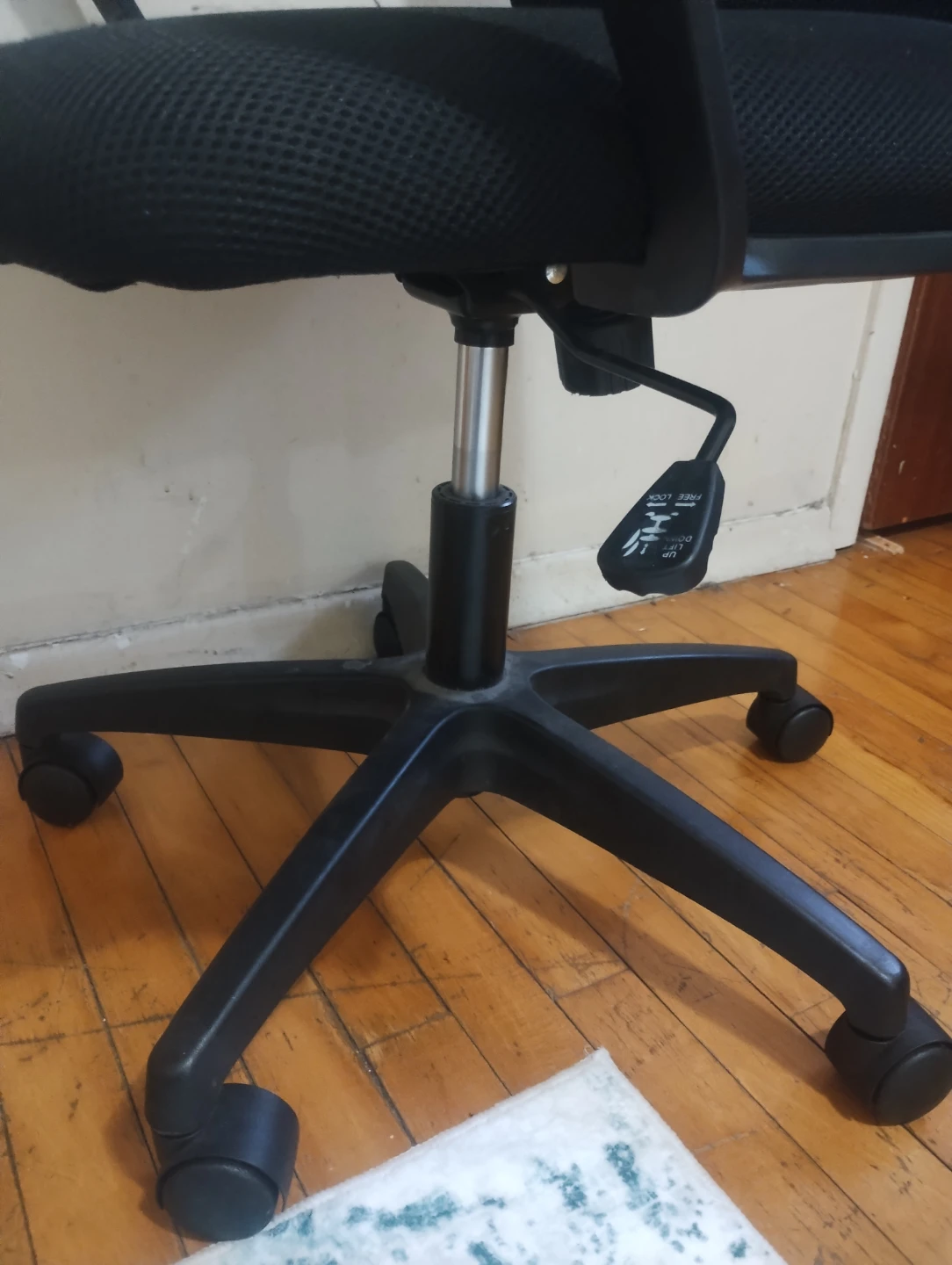 Office Chair – Mesh Back – Adjustable – Good Condition – $50 OBO - photo 3