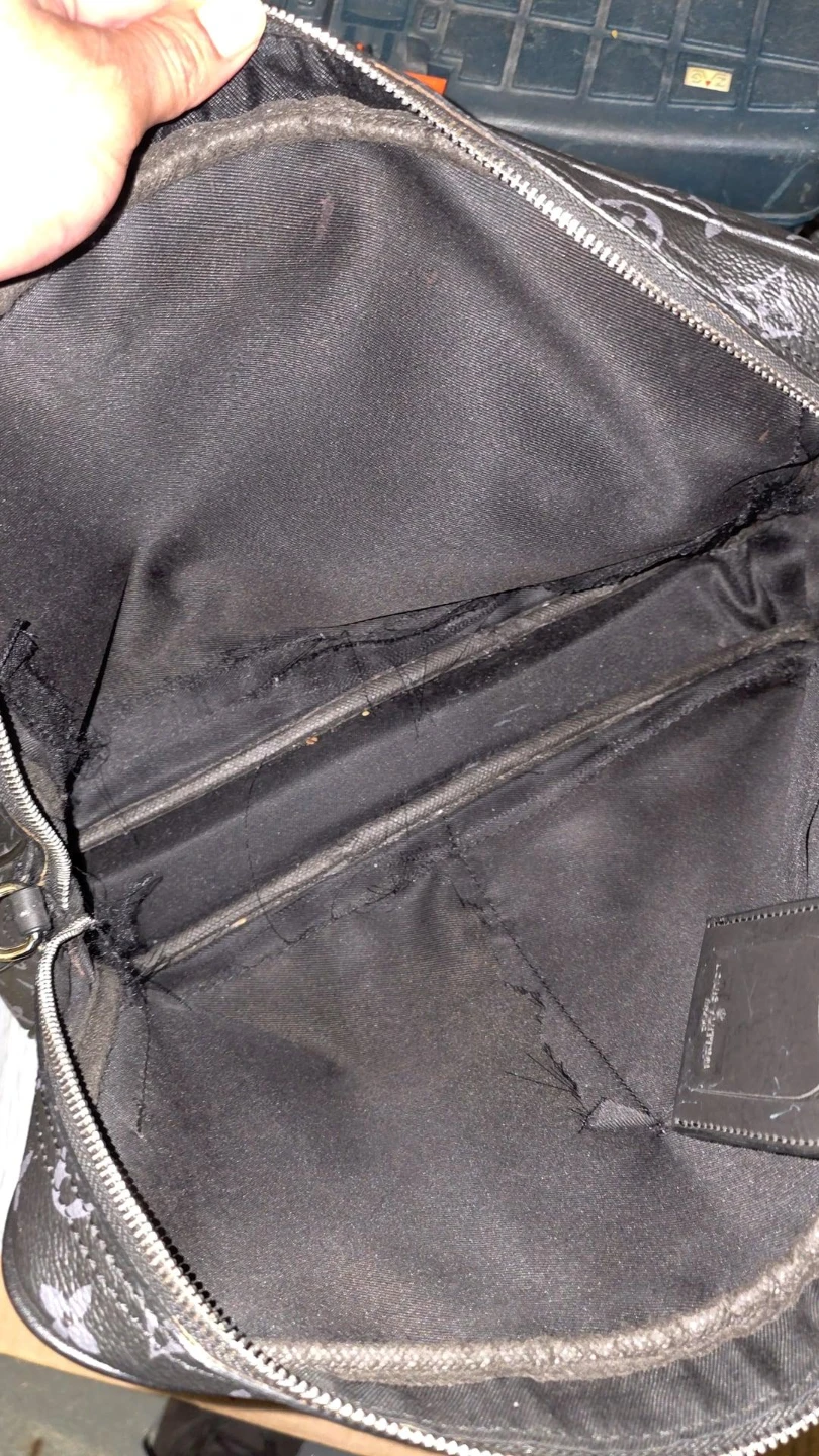 Louis Vuitton Monogram Eclipse Porte-Documents Voyage - photo 2