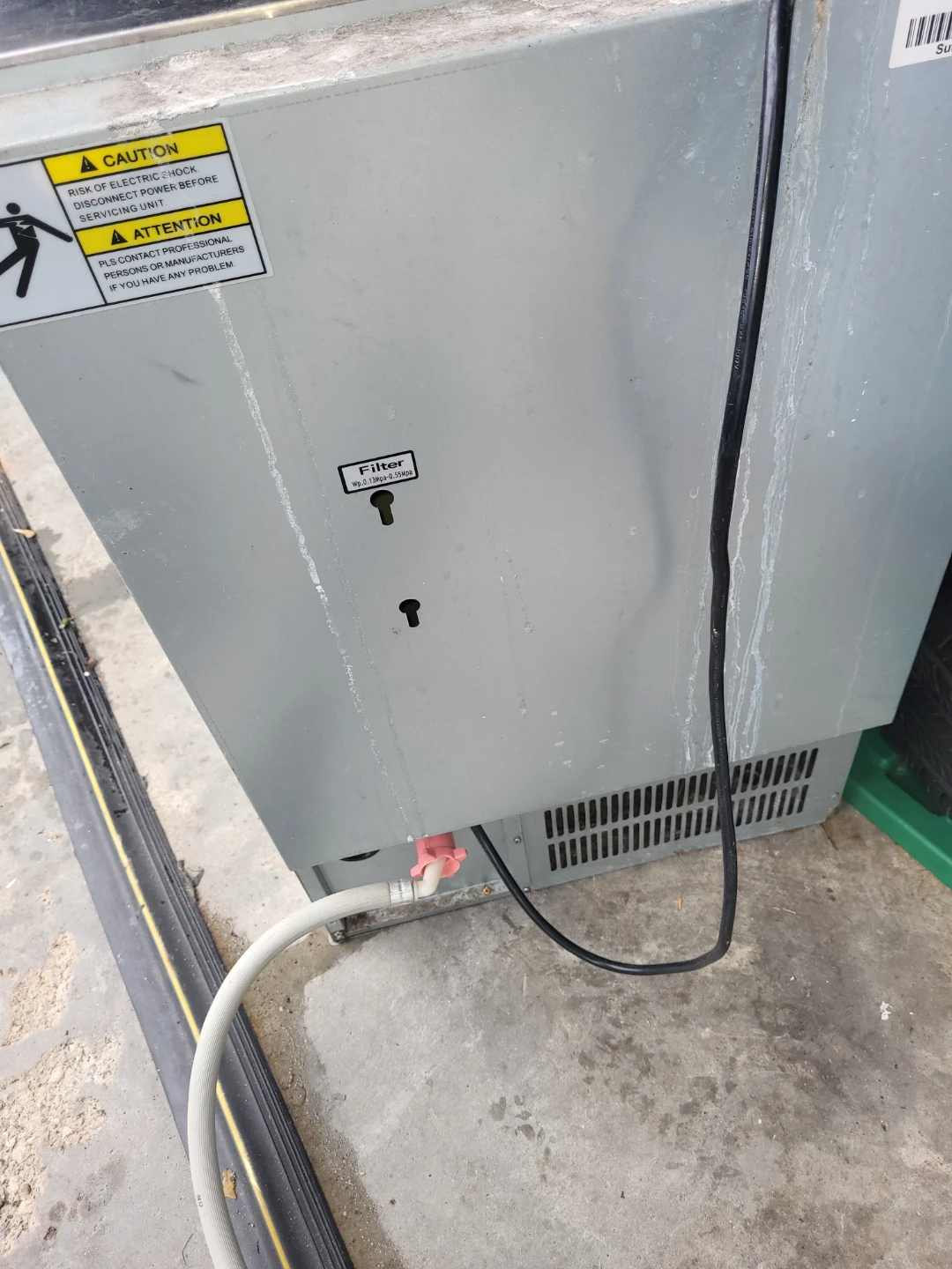 Suttonaire Commercial Ice Maker - Model 129S - photo 5