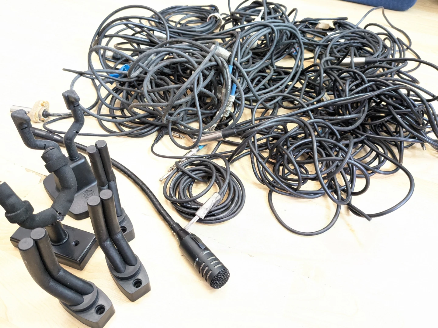 Audio Cable Equipment /  Mic / Guitar Stands
