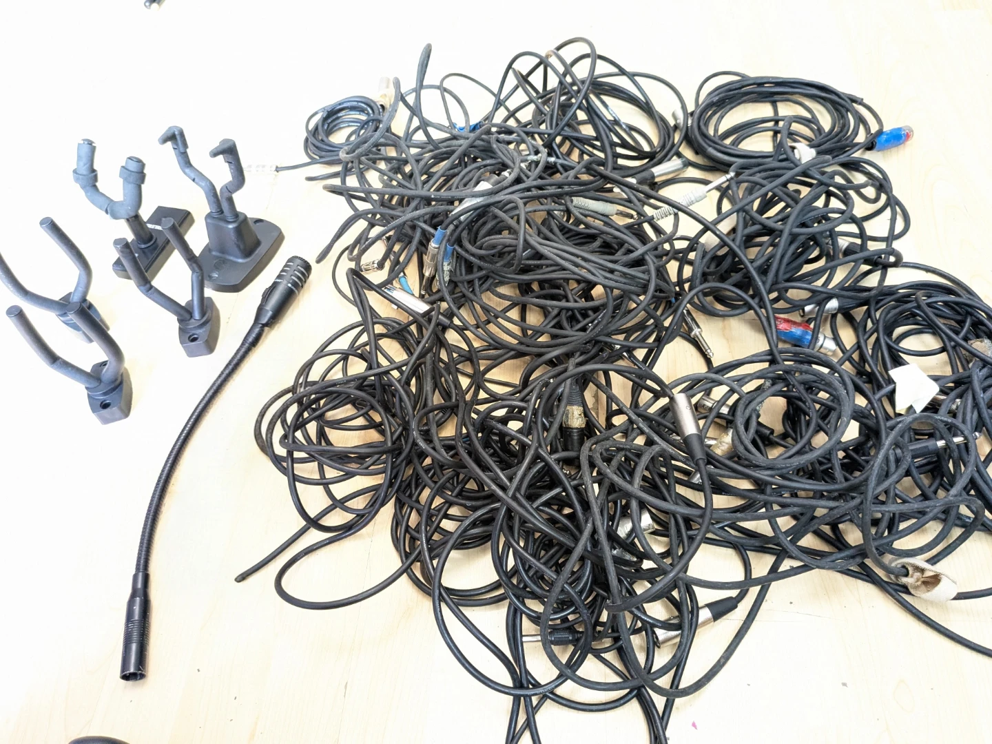 Audio Cable Equipment /  Mic / Guitar Stands - photo 2