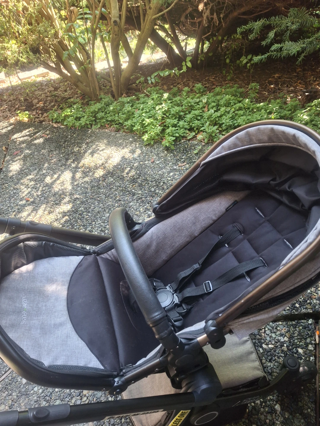 Grey Guzzie stroller - photo 2