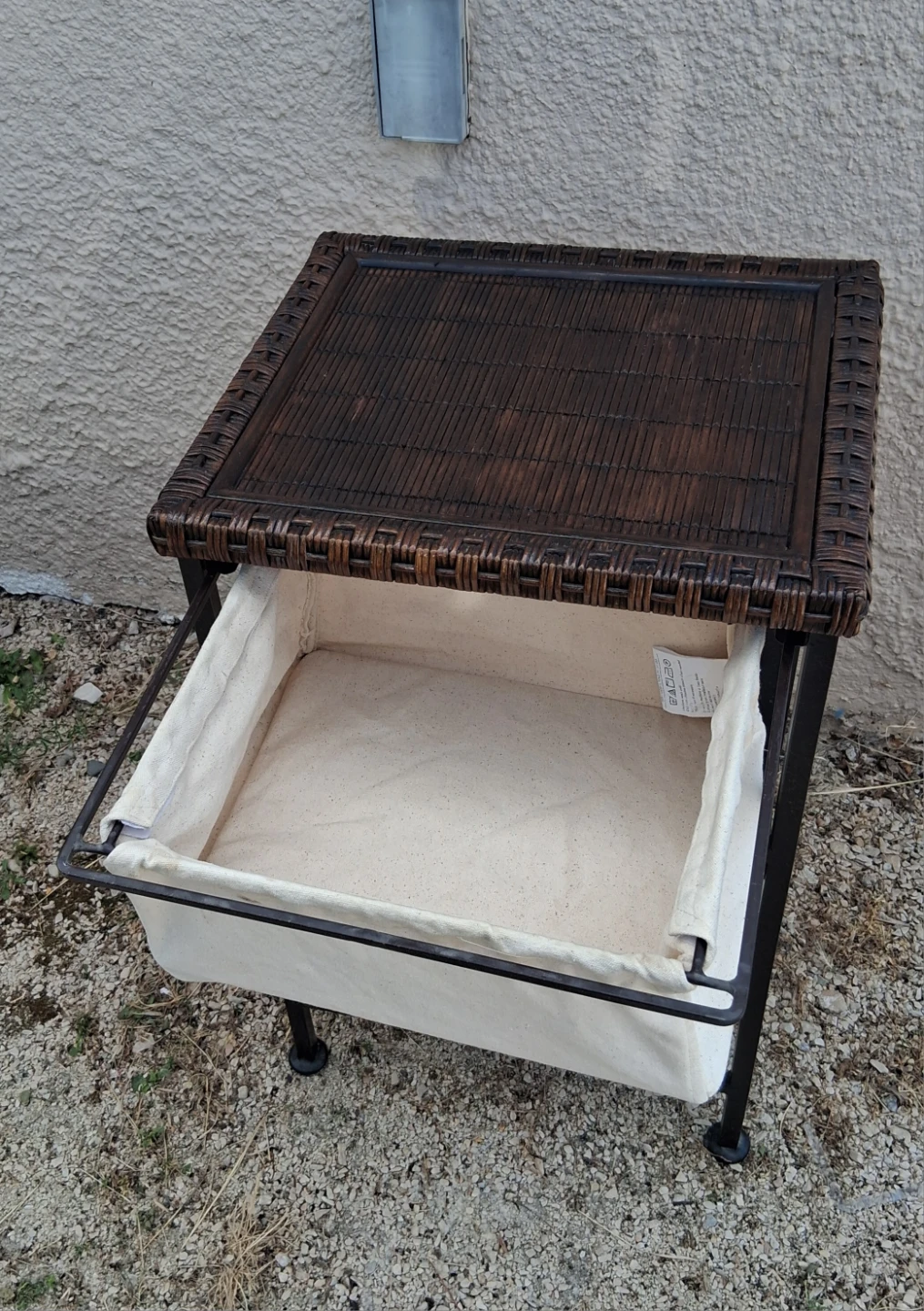 Pier 1 Wicker Storage Table with 2 Baskets - photo 4