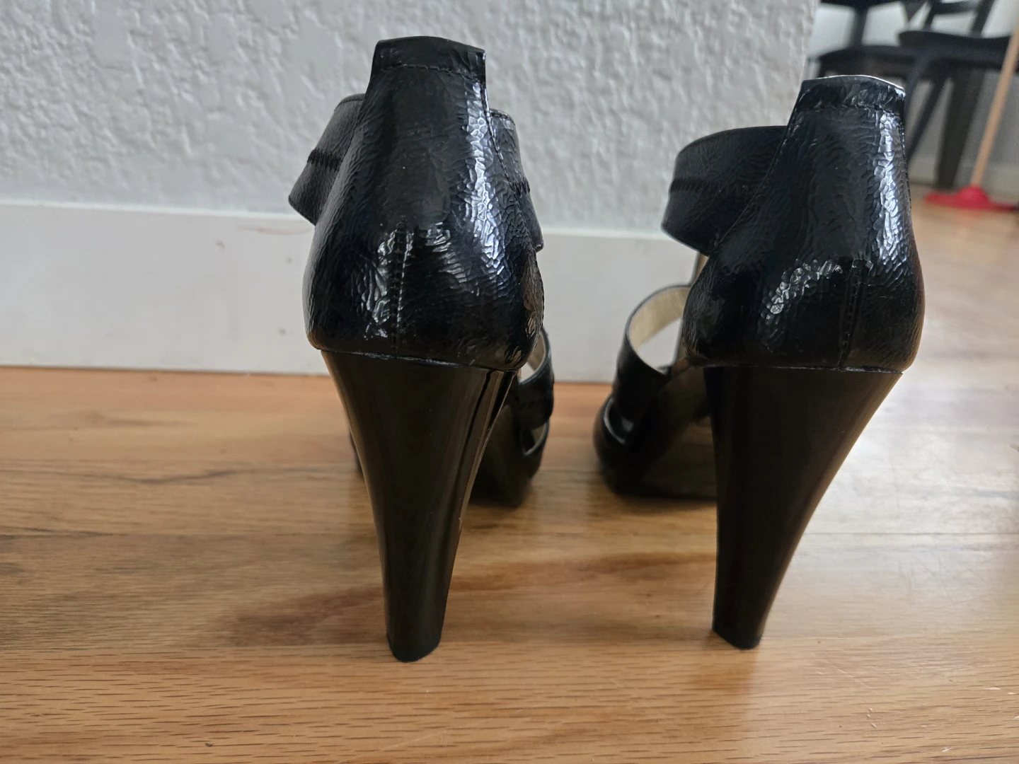 Michael Kors Black Zipper Heels - photo 2
