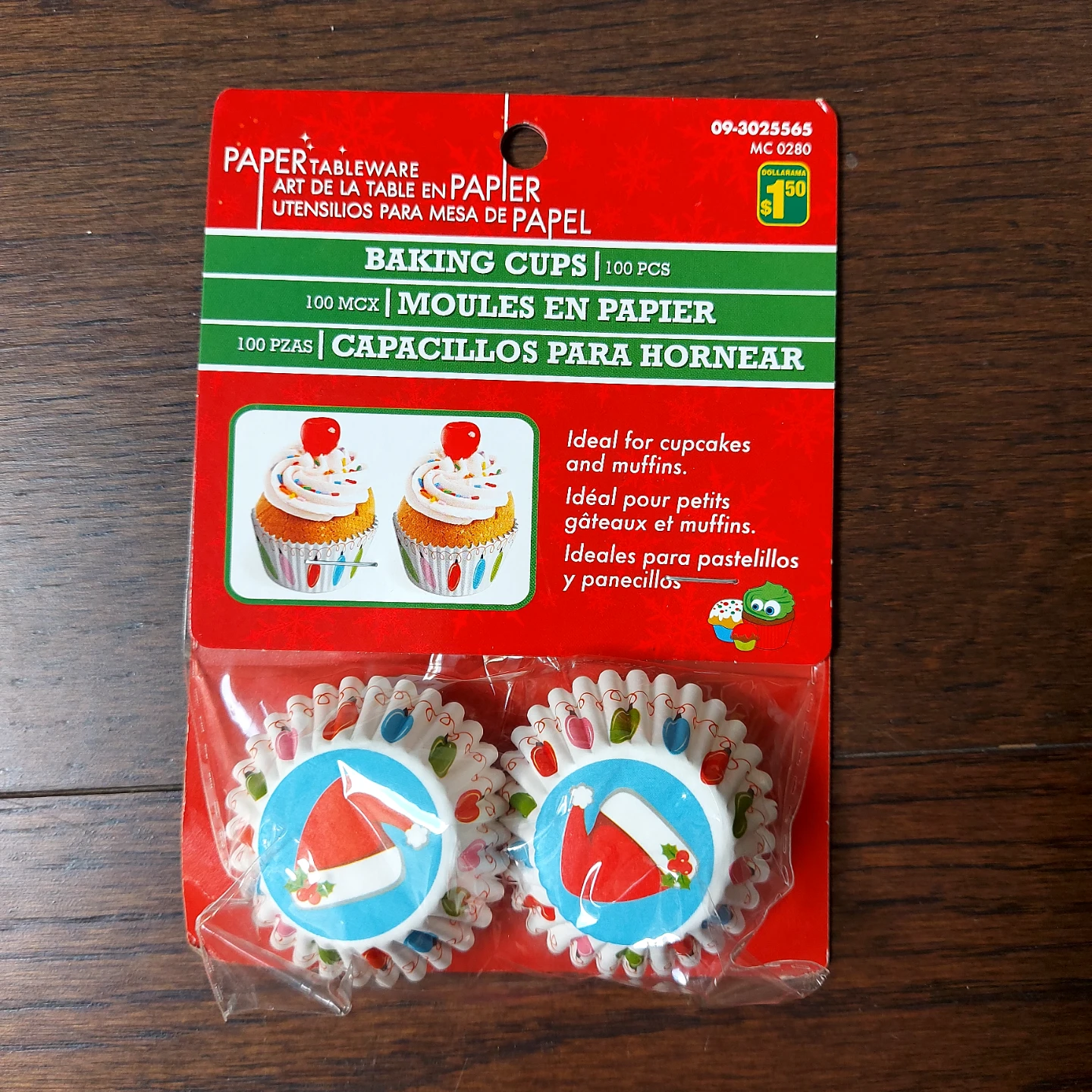100 Pc Christmas Baking Cups mini size