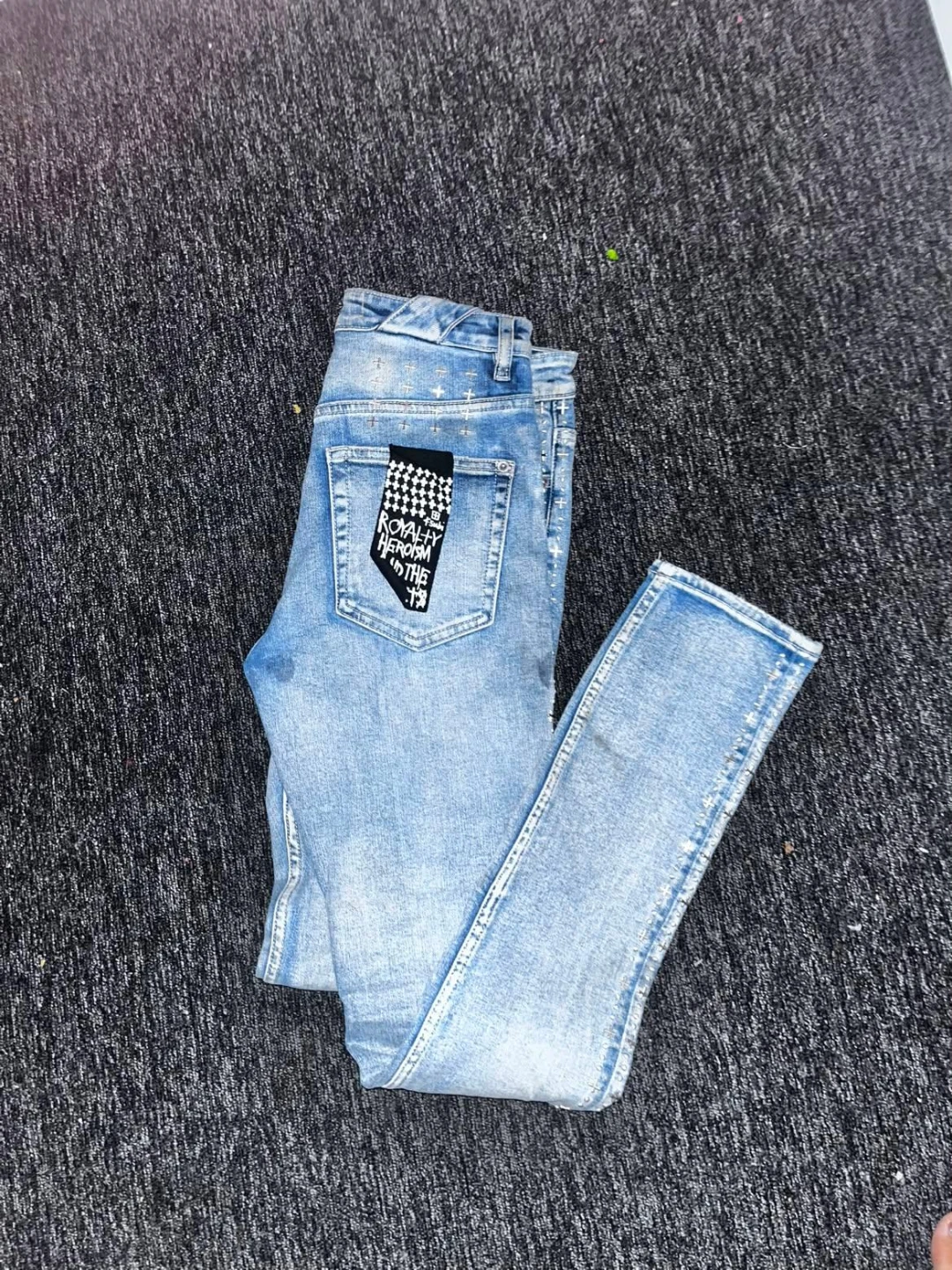 Men's Blue Wash Jeans with Graphic Patch