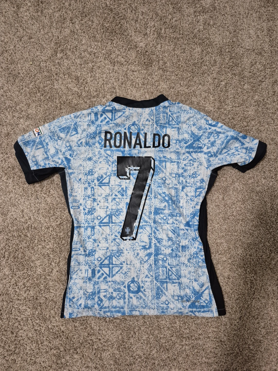 Nike Portugal Ronaldo Soccer Jersey Size M - photo 2
