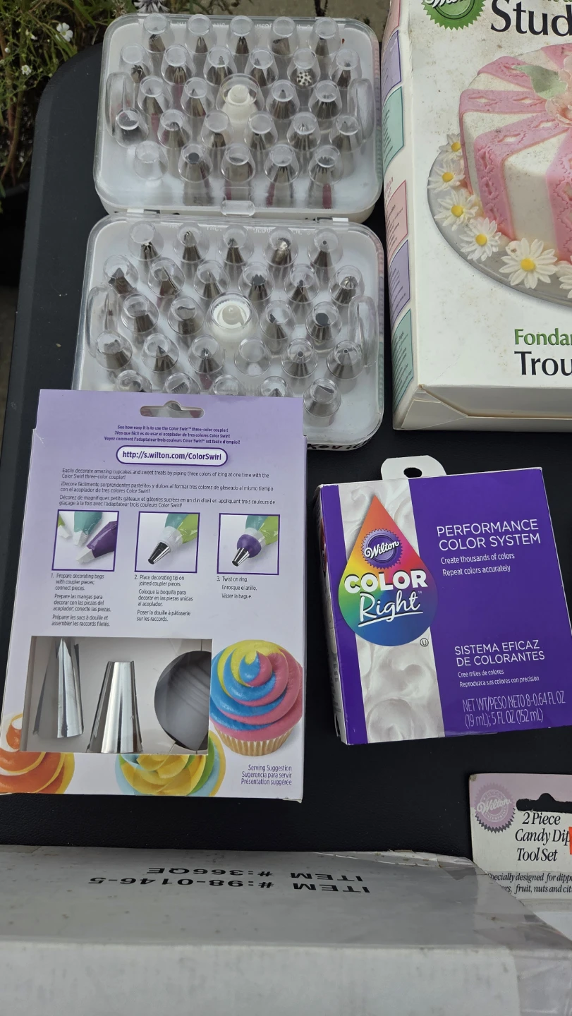 Wilton Cake Decorating Tools & Pans