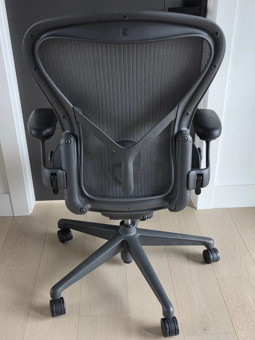 Herman Miller Aeron Remastered Ergonomic Office Chair - photo 4
