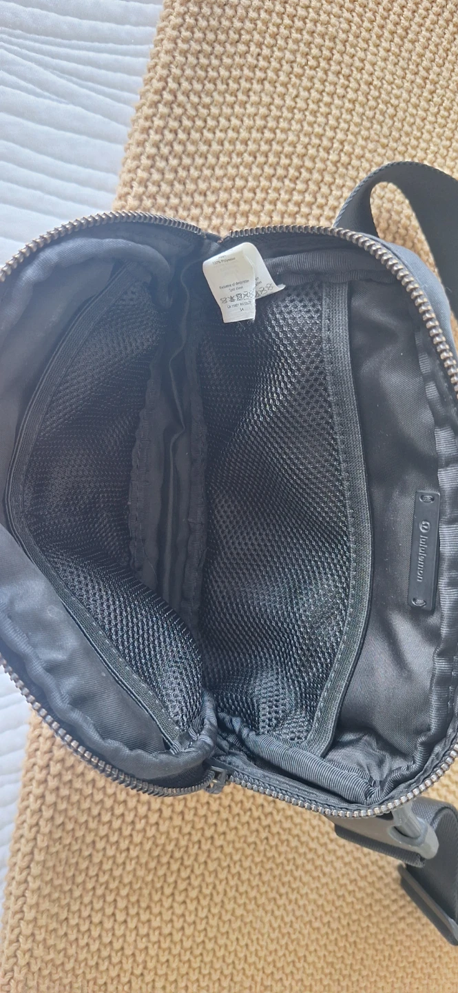 Lululemon 1L belt bag - photo 2