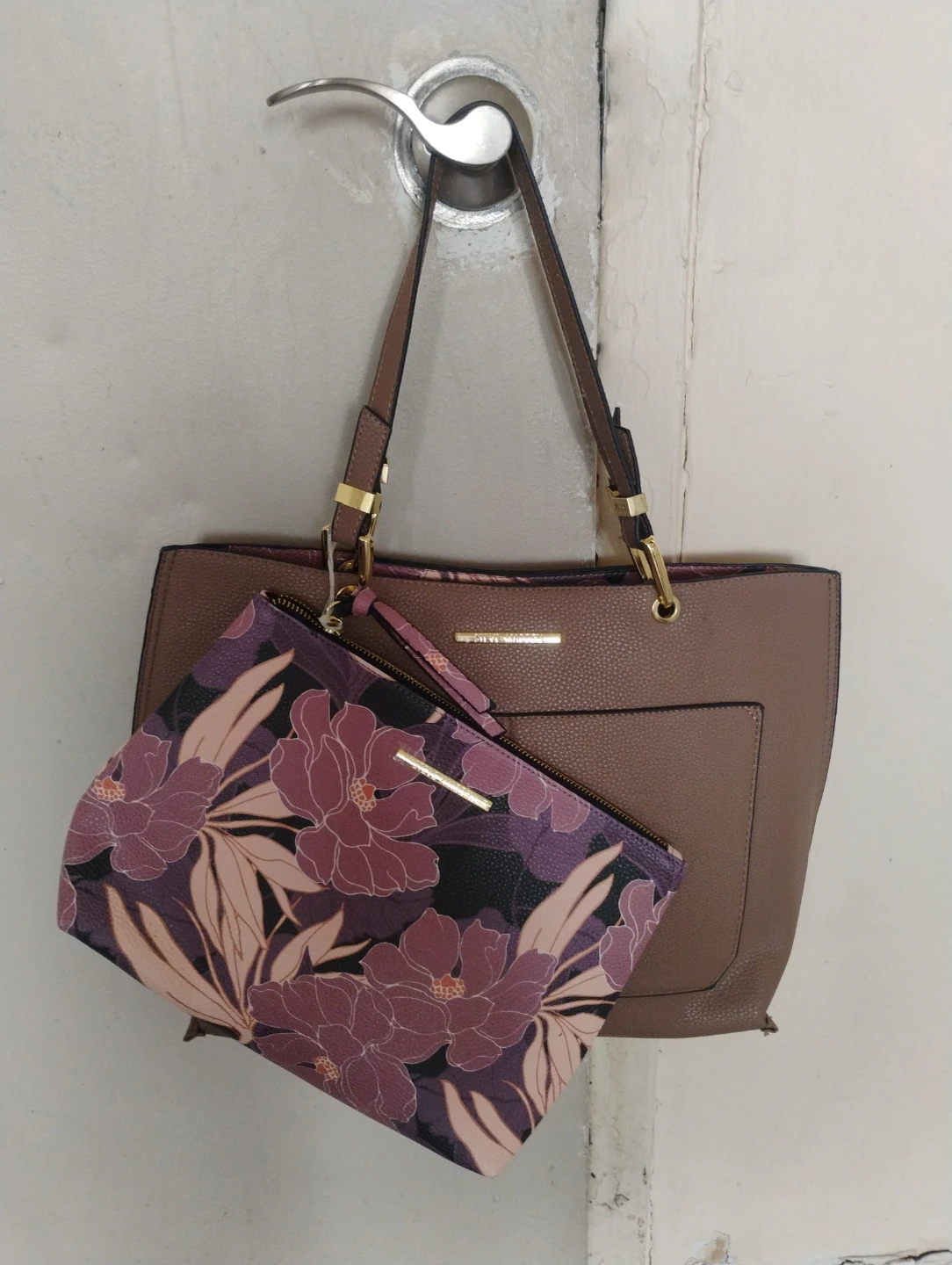 Steve Madden Tote Bag with Matching Pouch - photo 3