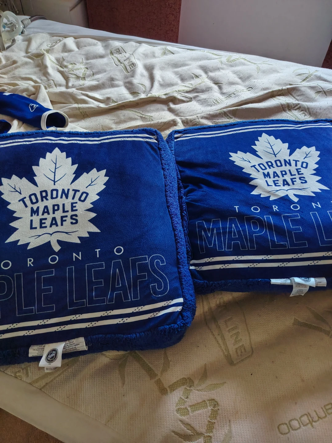 Toronto Maple Leafs Throw Pillows (Pair) - photo 2