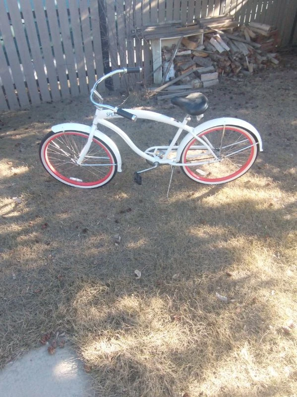 Splash Cruiser Bike - White & Red Accents - photo 3