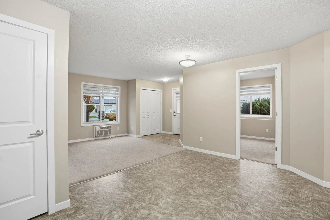 2 bedroom 1 bathroom condo - photo 2