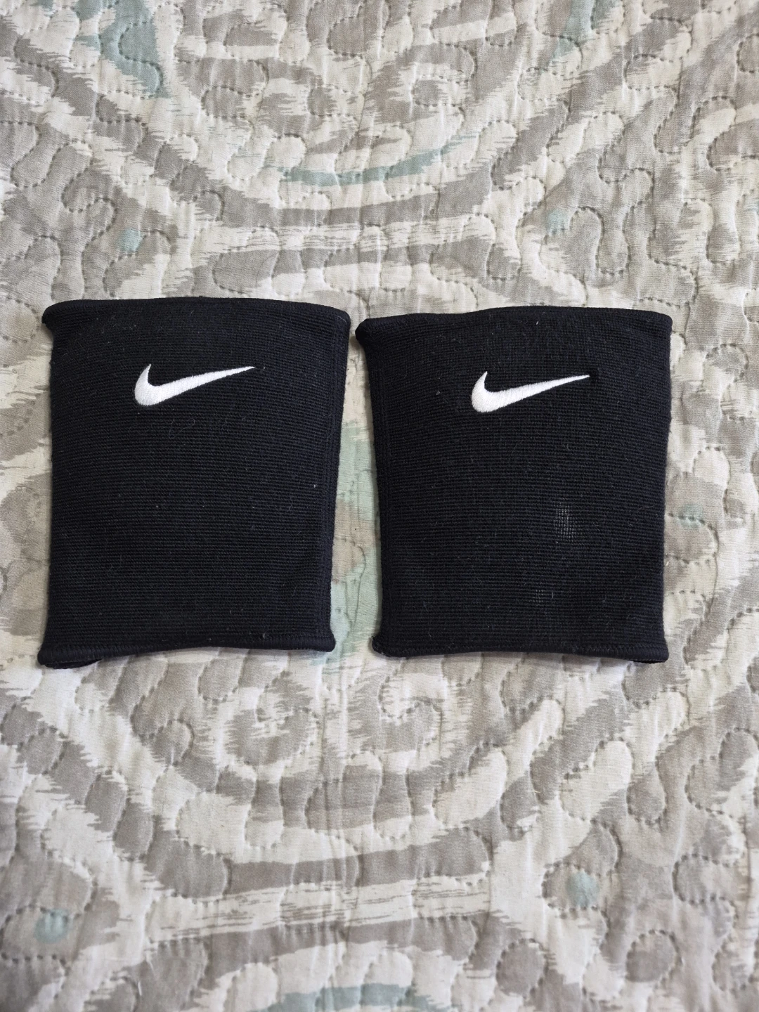 Youth Young Adult Size Large Knee Pads - EUC