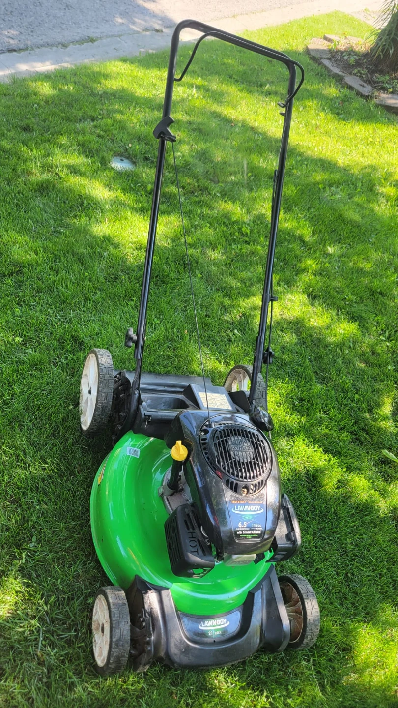 LawnBoy 6.5 HP Self-Propelled Lawnmower - photo 3