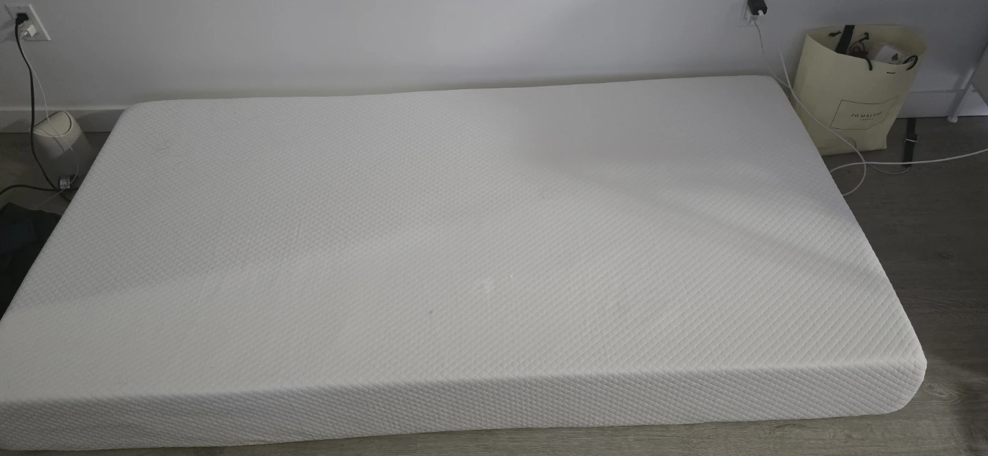 White Mattress