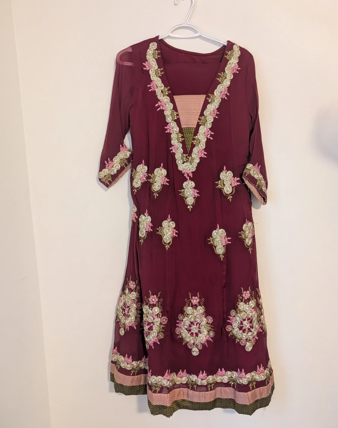 Women's Embroidered Kurti (small and medium) - photo 2