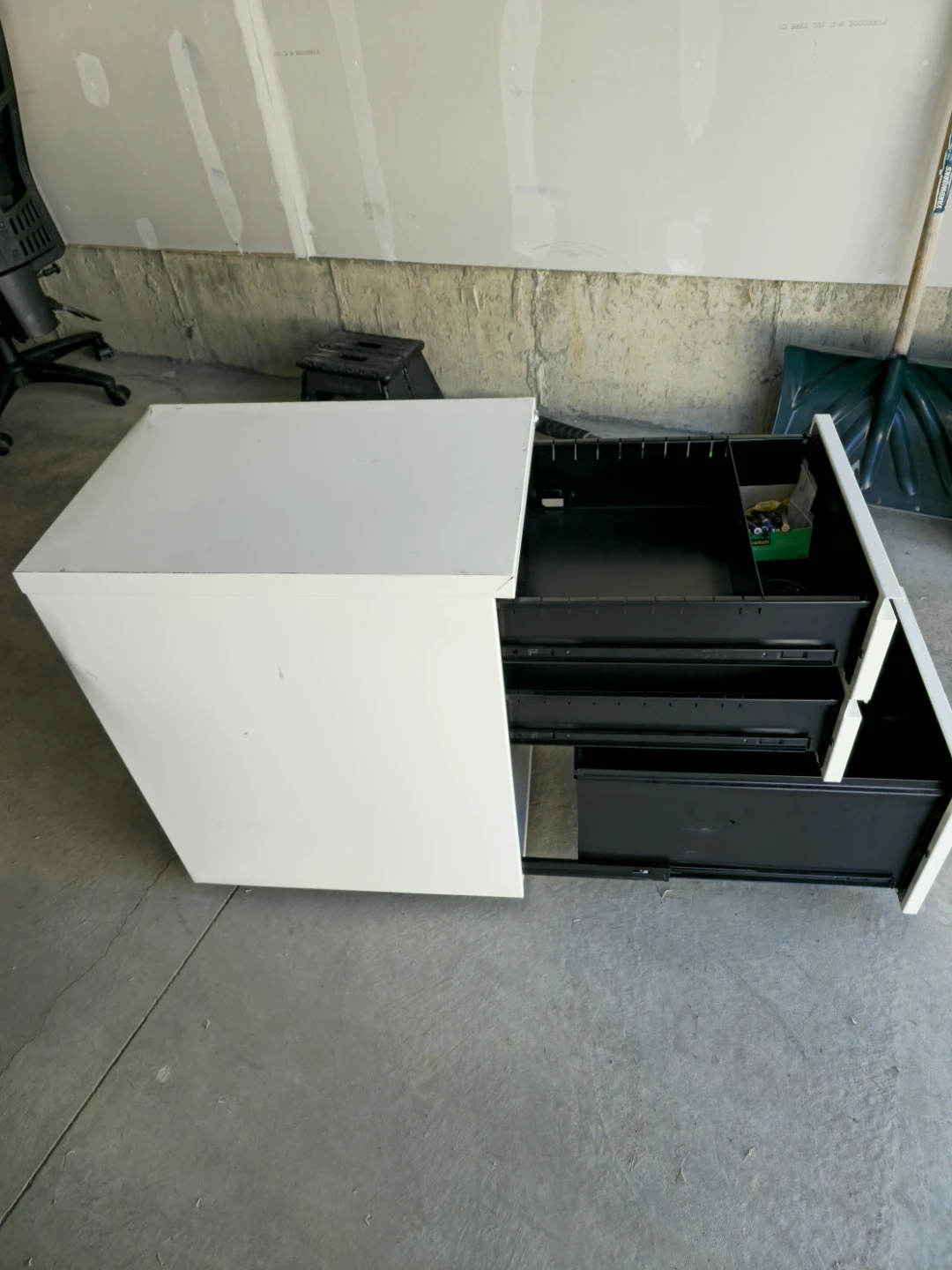 White 3-Drawer Filing Cabinet - photo 5