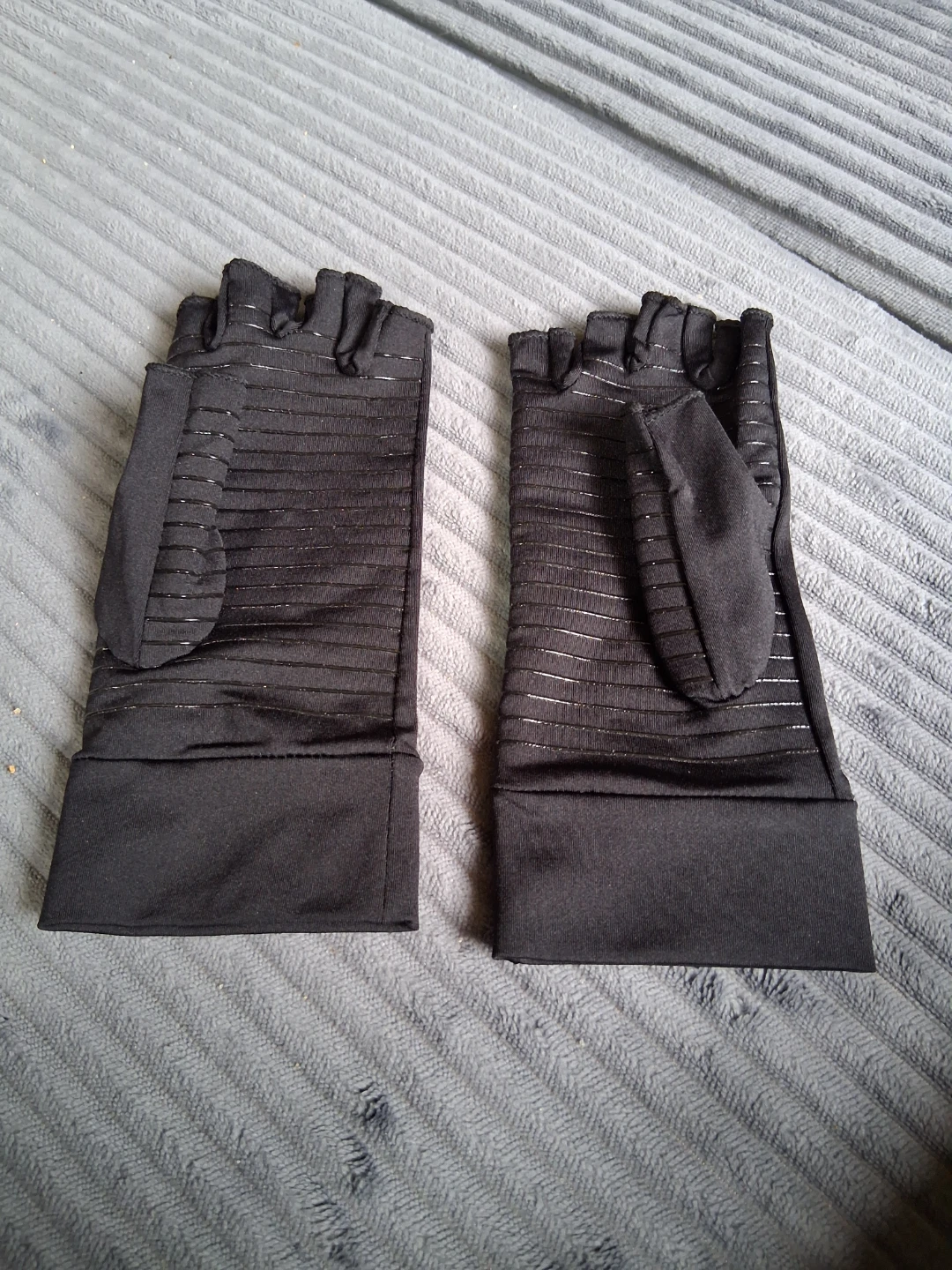 Brand new fingerless Compression Gloves - photo 2