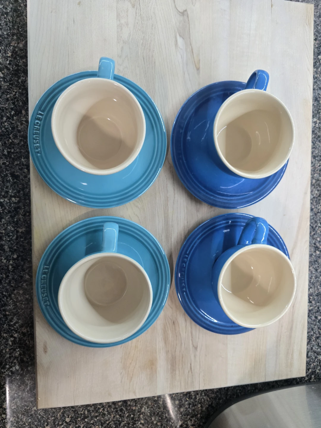 Le Creuset coffee Cups and Saucers Set