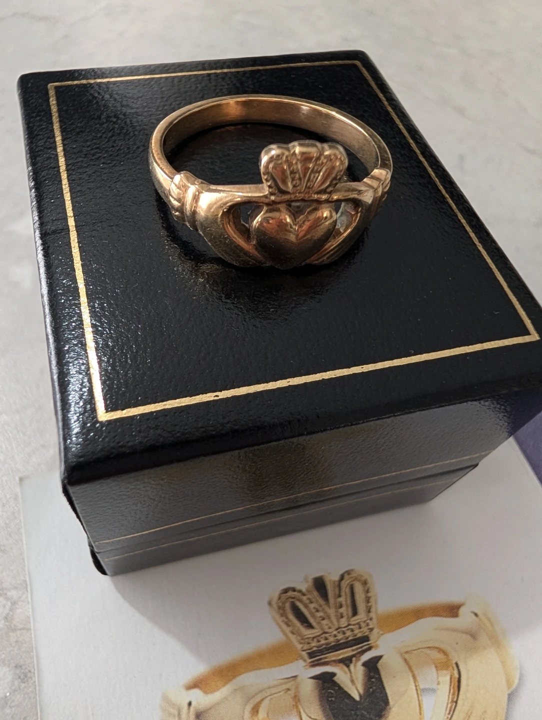 Men's Gold Claddagh Ring in Presentation Box - photo 3