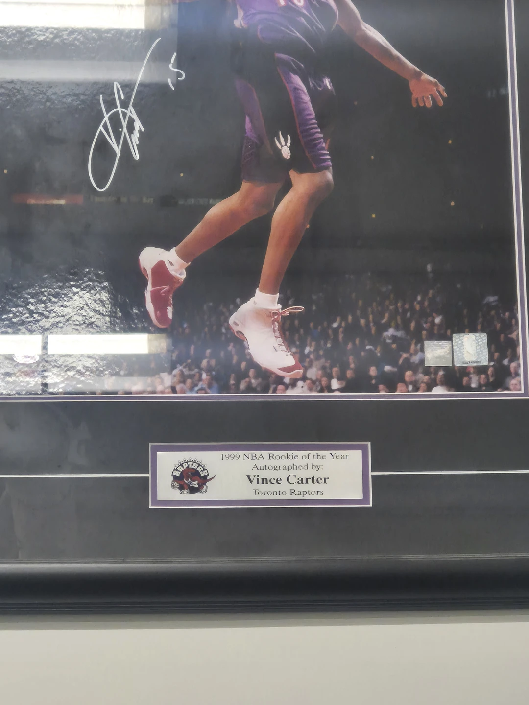 Vince Carter Autographed 1999 NBA Rookie of the Year Photo - photo 2