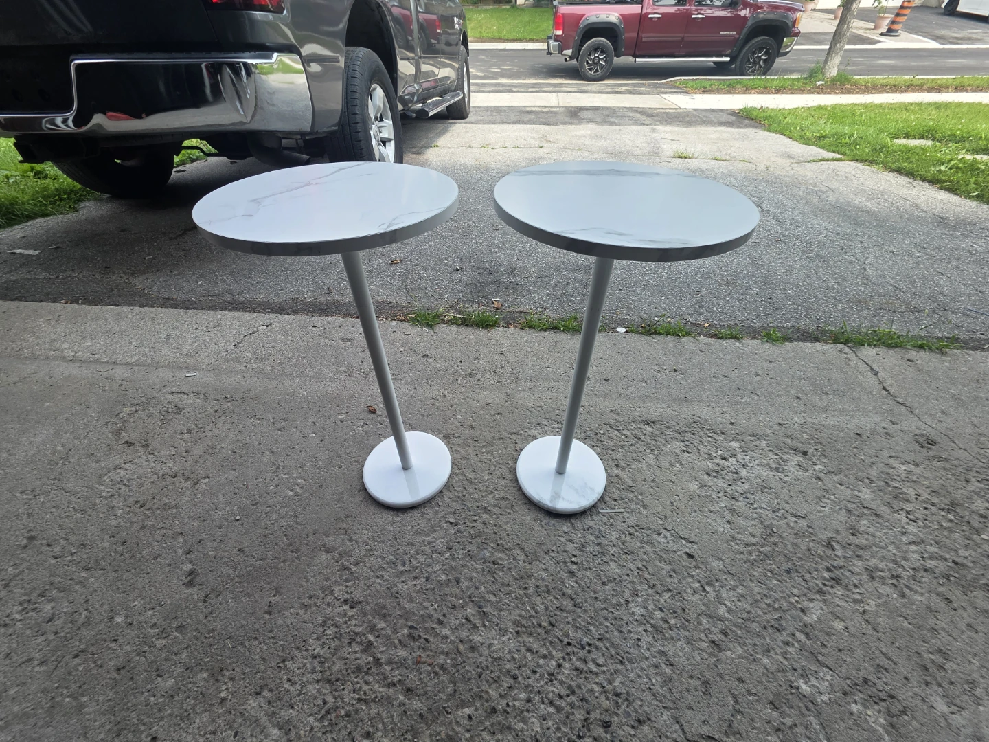 Set of 2 White Marble Top Pedestal Side Tables