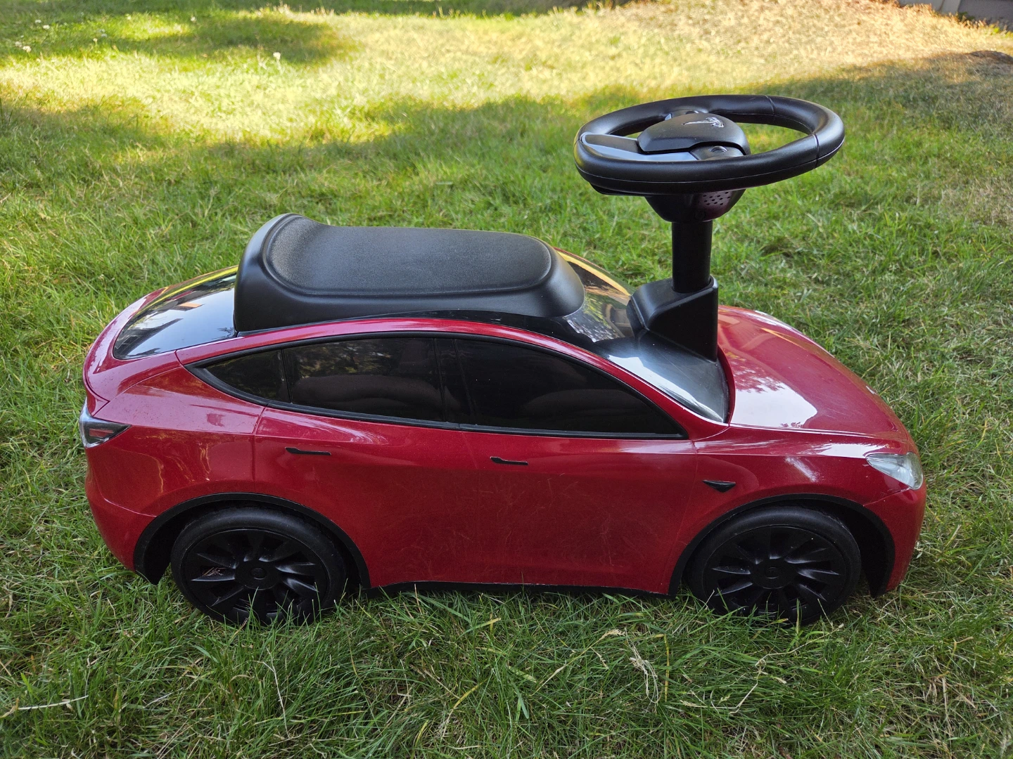 Tesla ride on toddler car - photo 3