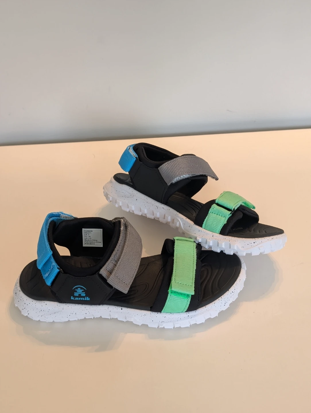 ✨KAMIK Sandals, Youth Size 4
