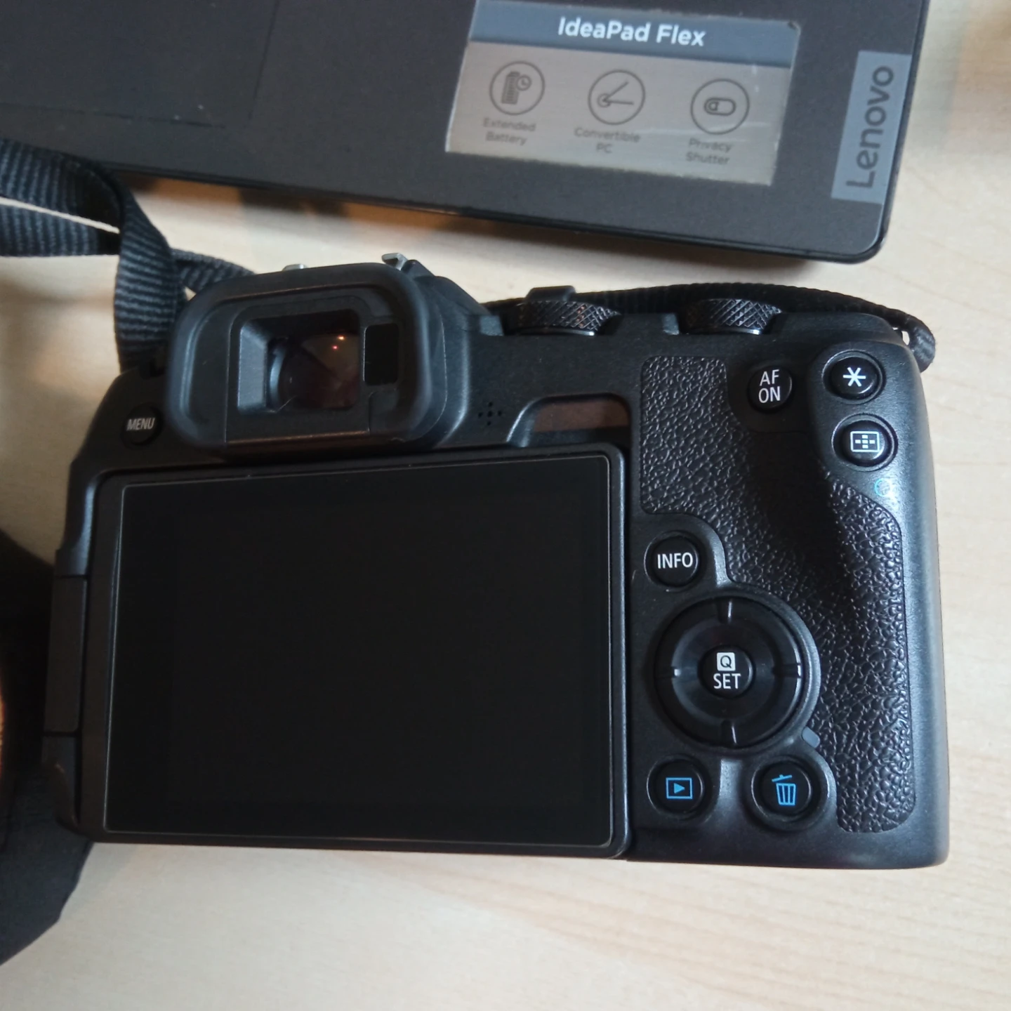 Canon EOS RP Body Only - photo 5