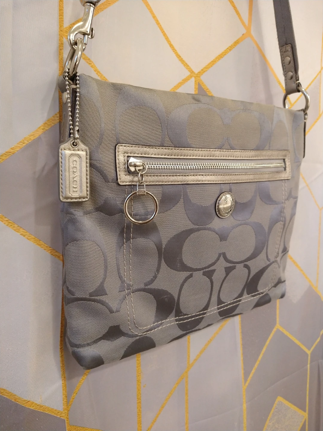 Vintage Coach Gray Signature Crossbody Bag with Adjustable Strap - photo 2