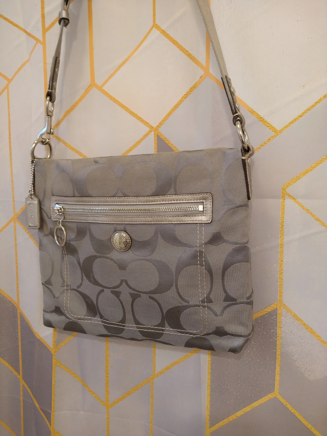 Vintage Coach Gray Signature Crossbody Bag with Adjustable Strap - photo 5