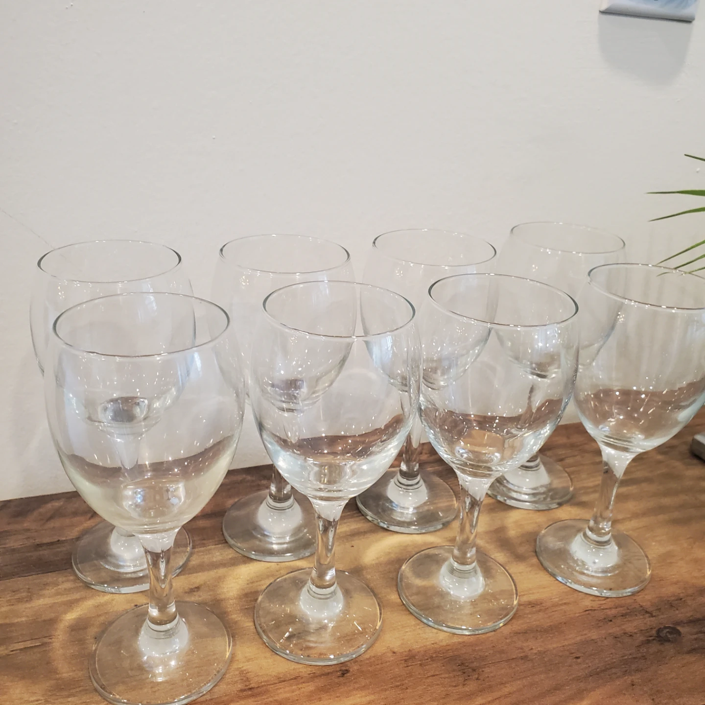 Set of 8 Clear Wine Glasses