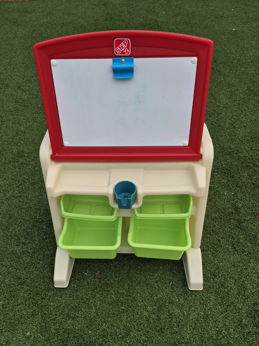 Step 2 Easel with Storage