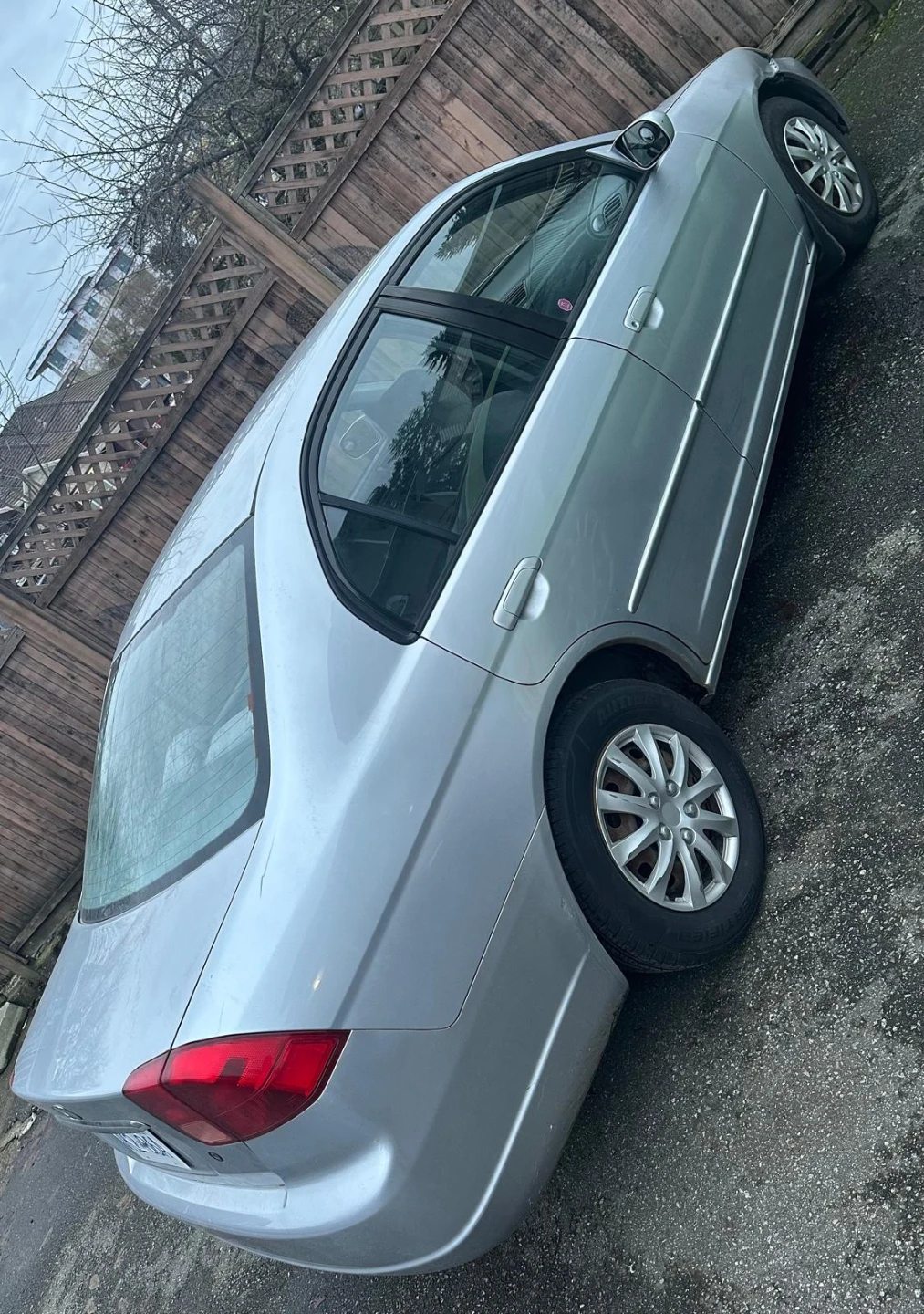 Silver Honda Civic 2001