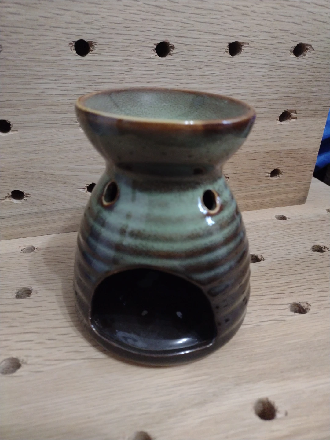 Ceramic Oil Burner with Griffins - photo 3