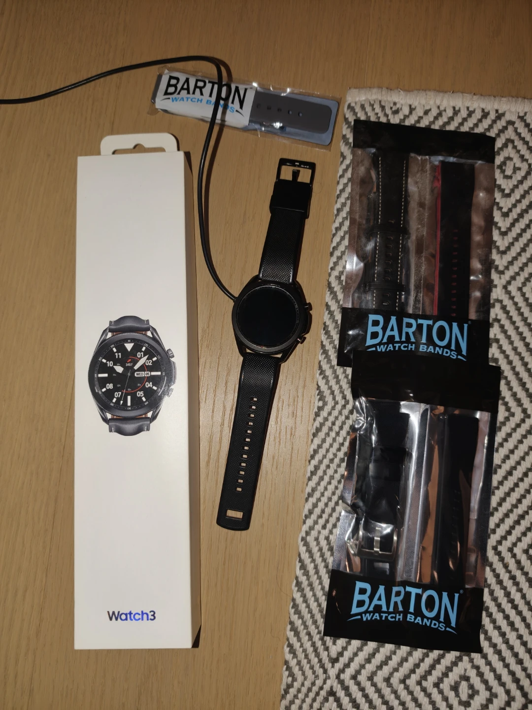 Samsung Galaxy Watch3 + extra wristbands (3 pairs in total) - photo 2
