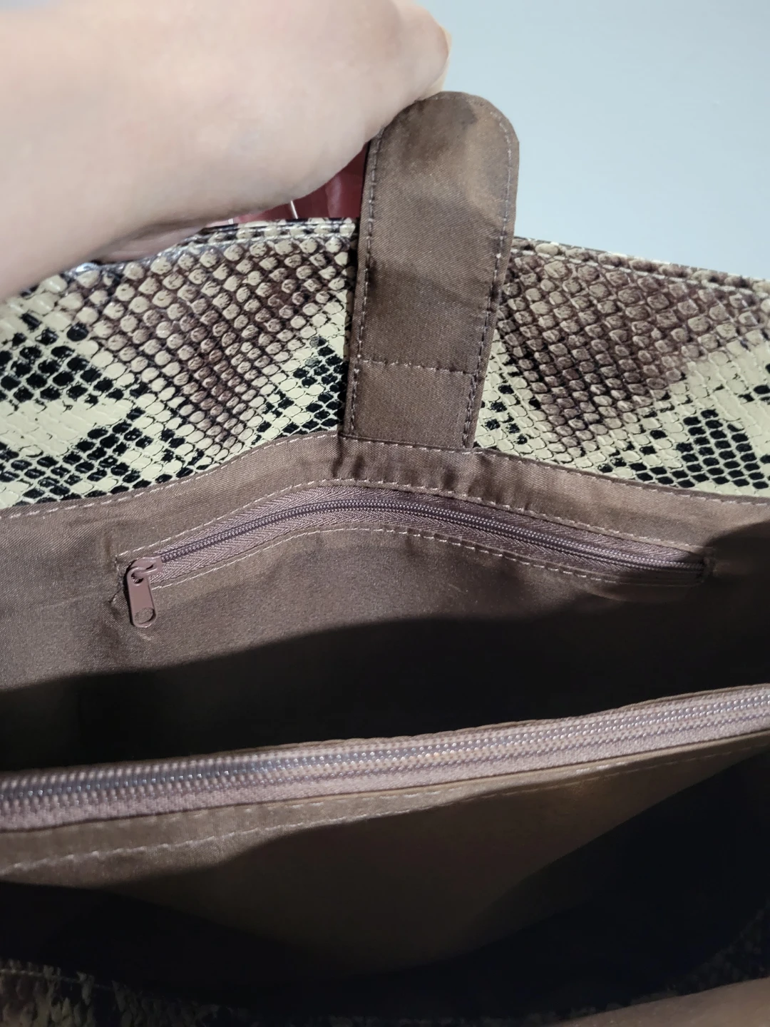 NEW SNAKE SKIN PRINT PURSE - photo 3